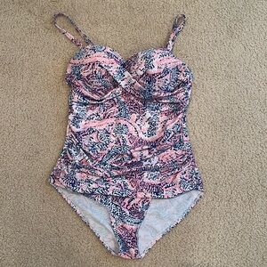 Women’s bathing suit